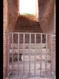 01592 ostia - regio ii - insula vi - caseggiato delle fornaci (ii,vi,7) - ostseite - via della fullonica - raum 9a (treppe) - 09-2022.jpg